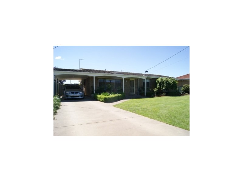 18 Maffra-Sale Road, Maffra VIC 3860