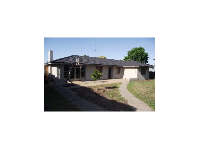 17 McLean Street, Maffra VIC 3860