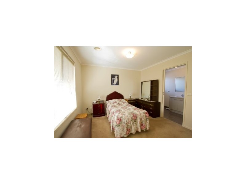 2/1D Duke Street, Maffra VIC 3860
