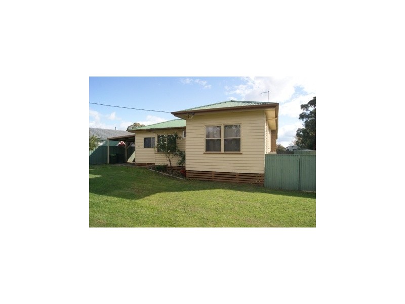 37 Landy Street, Maffra VIC 3860