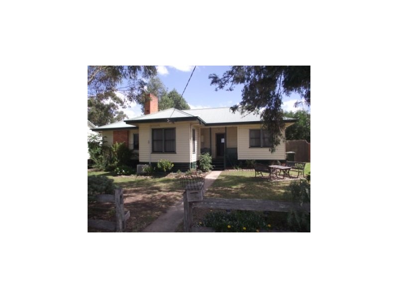 1 Nambrok Avenue, Heyfield VIC 3858