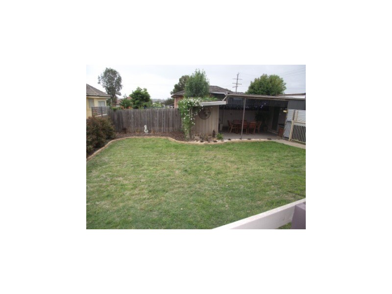 16 Glassford Street, Maffra VIC 3860