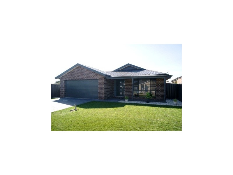 7 Stam Court, Maffra VIC 3860