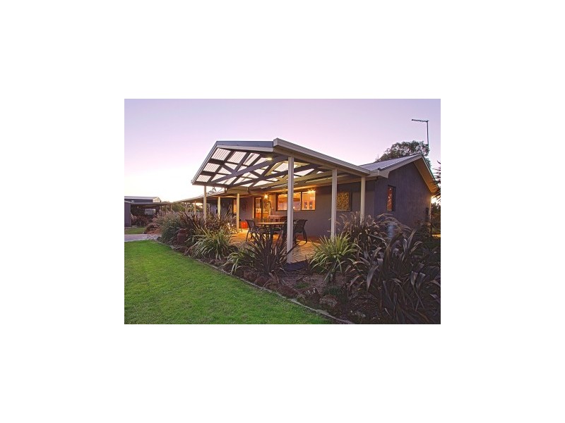 229 Sandy Creek Road, Maffra VIC 3860