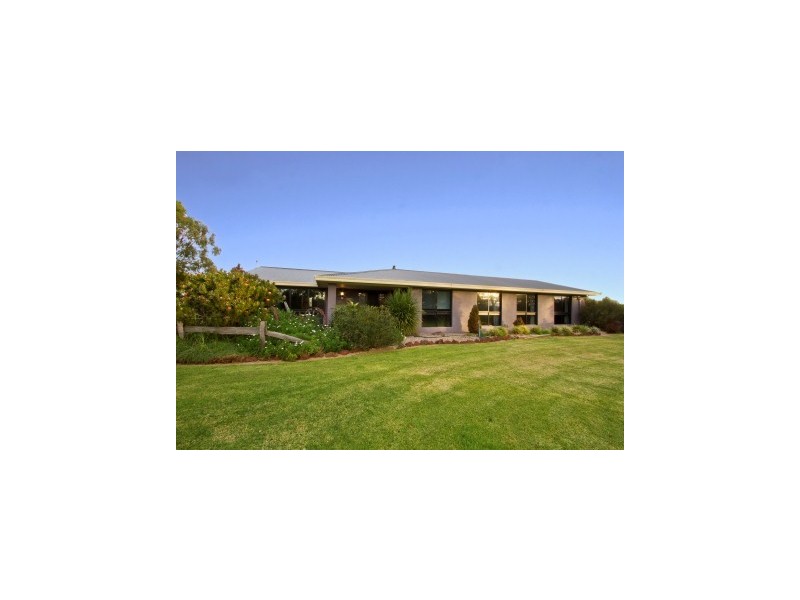 229 Sandy Creek Road, Maffra VIC 3860