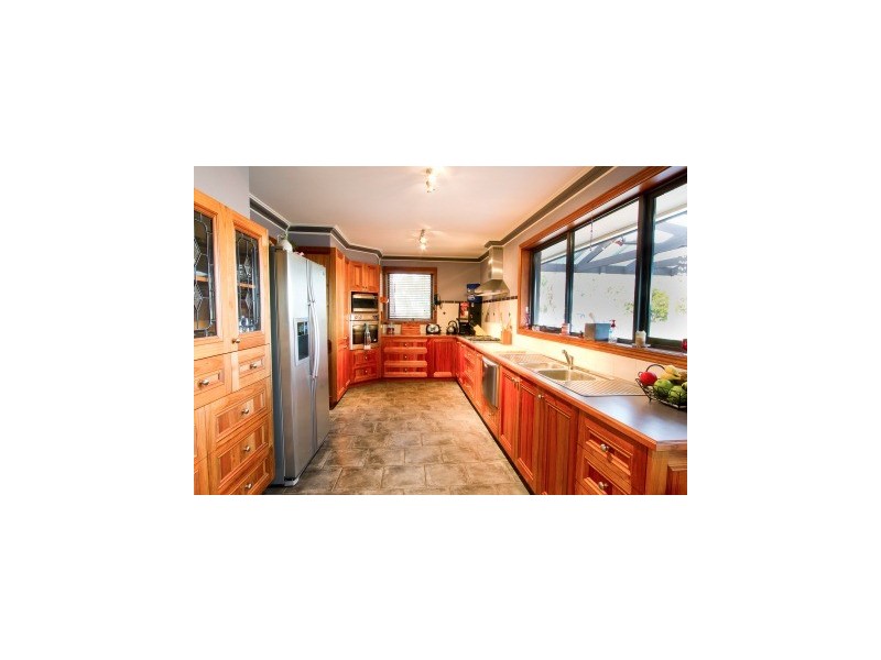 229 Sandy Creek Road, Maffra VIC 3860