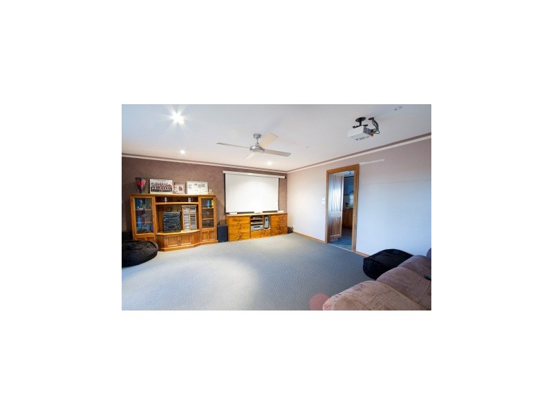 229 Sandy Creek Road, Maffra VIC 3860