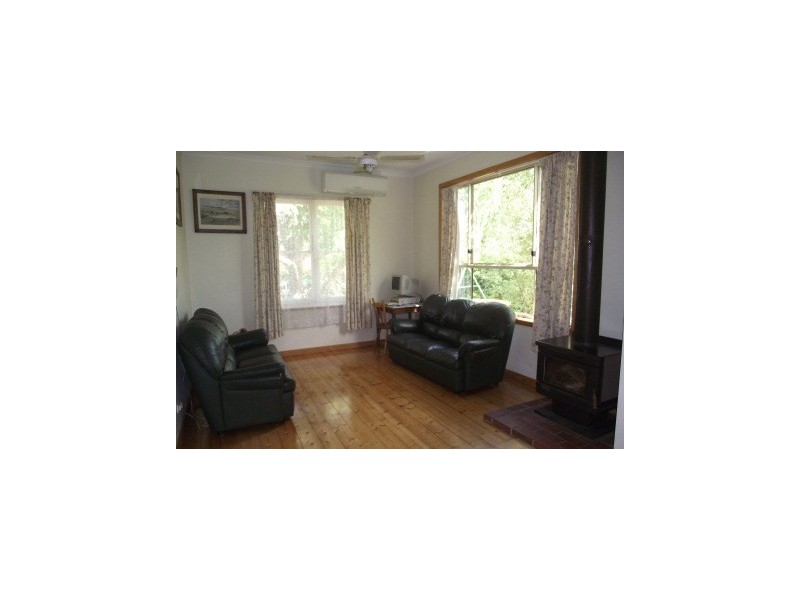 31 McMillan Street, Maffra VIC 3860