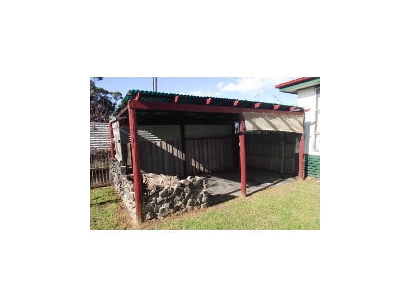 12 Munro Street, Maffra VIC 3860