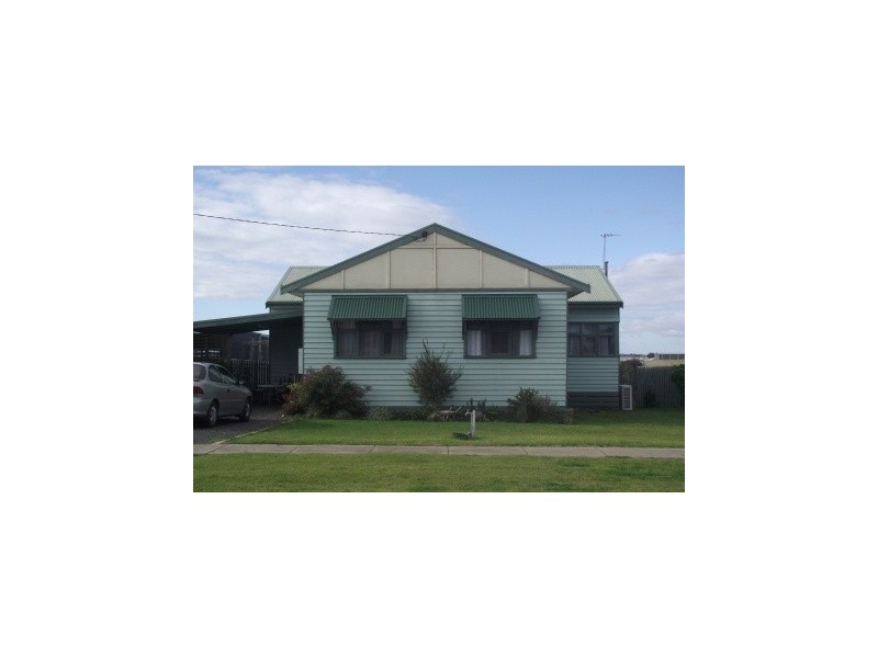 2 Landy Street, Maffra VIC 3860