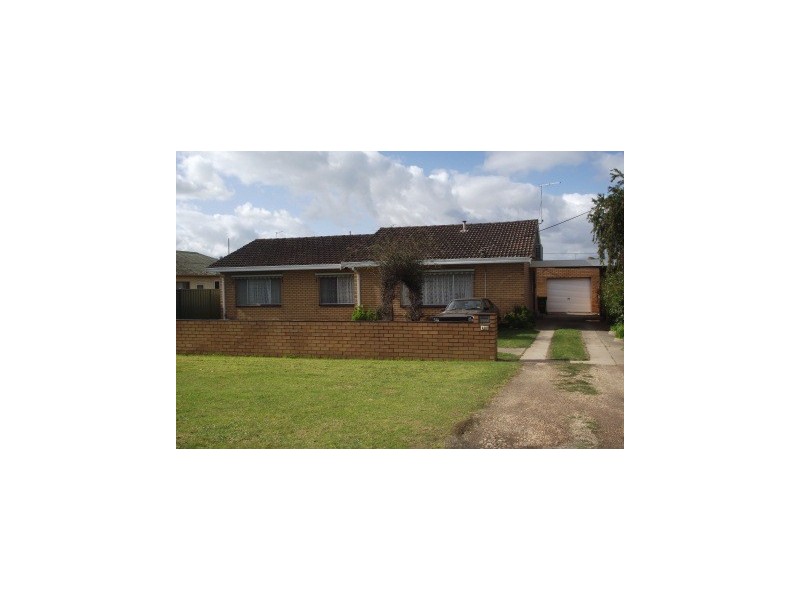 108 Powerscourt Street, Maffra VIC 3860