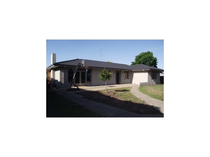 17 McLean Street, Maffra VIC 3860