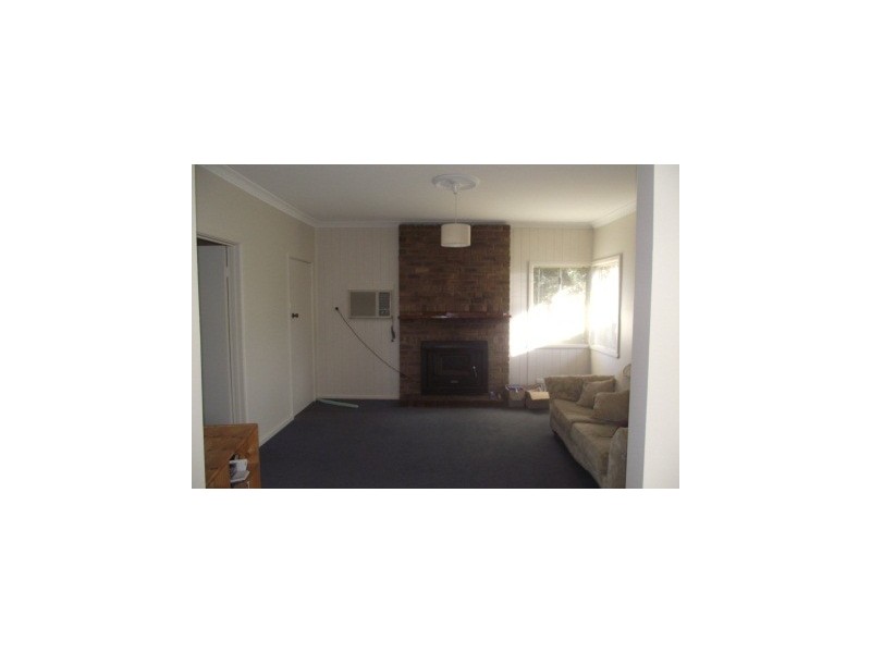17 Bruce Street, Heyfield VIC 3858