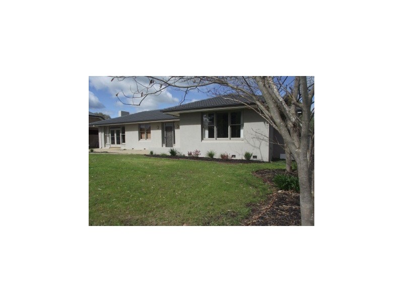 17 McLean Street, Maffra VIC 3860