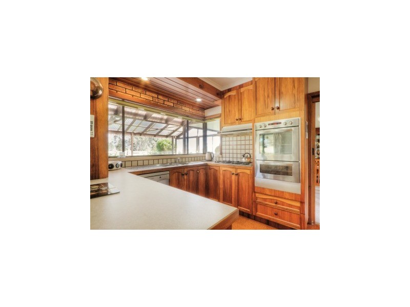 111 Sandy Creek Road, Maffra VIC 3860