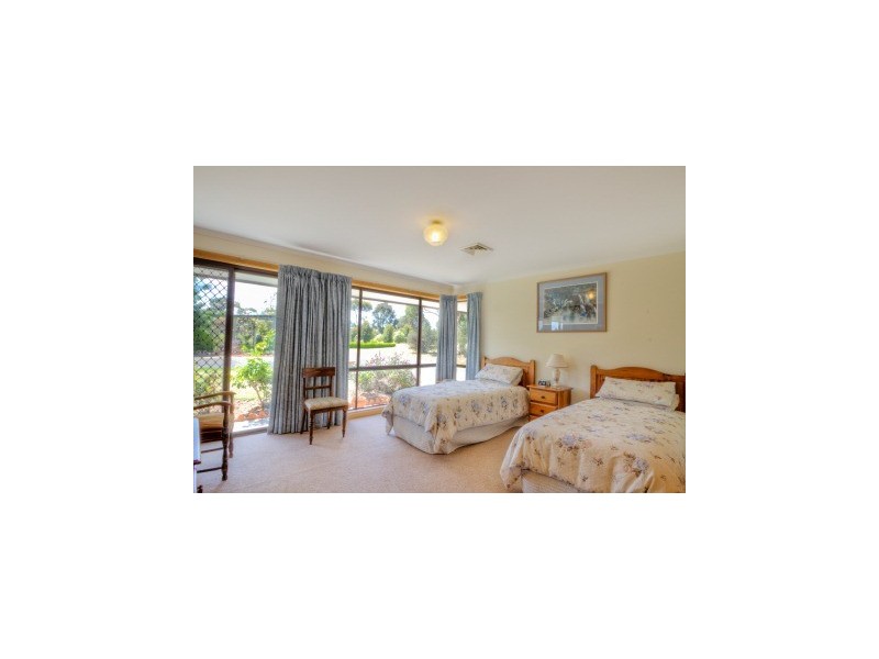 111 Sandy Creek Road, Maffra VIC 3860