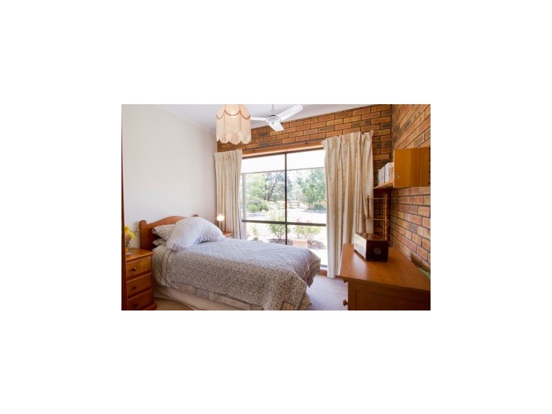 111 Sandy Creek Road, Maffra VIC 3860