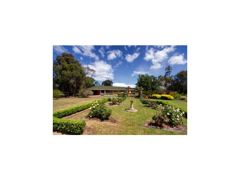 111 Sandy Creek Road, Maffra VIC 3860