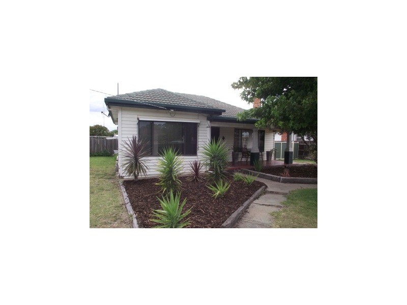 92 Powerscourt Street, Maffra VIC 3860