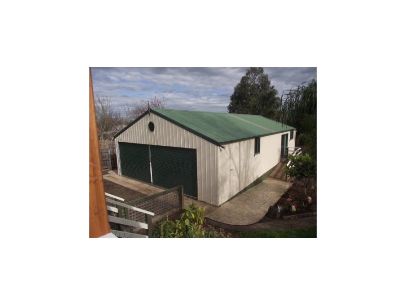 17 Henry Street, Maffra VIC 3860