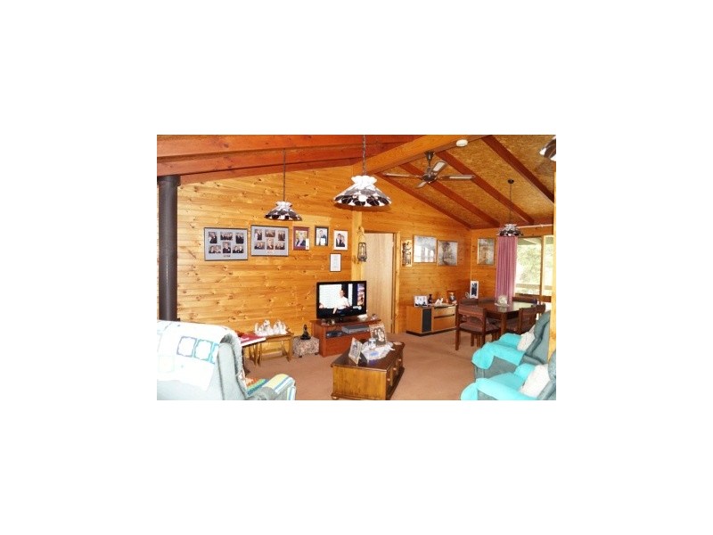 177 Three Chain Road, Maffra VIC 3860