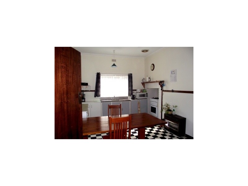 42 Church Street, Maffra VIC 3860