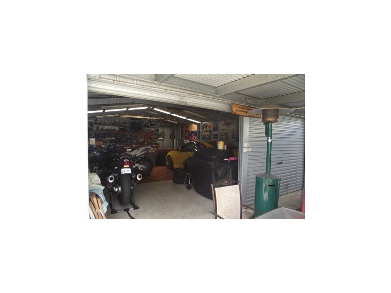 98 Carpenter Street, Maffra VIC 3860