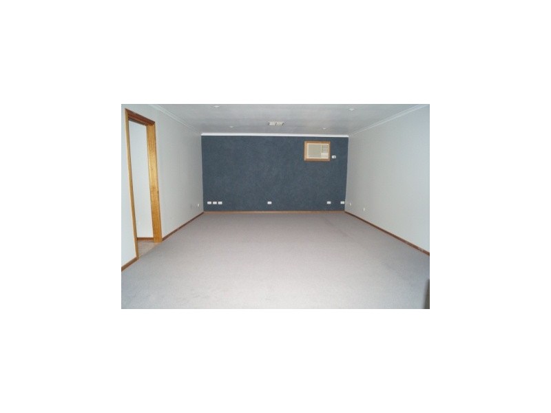 35 Merry Street, Maffra VIC 3860