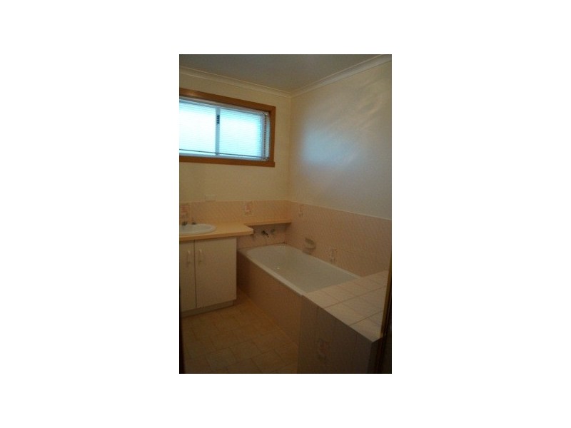 35 Merry Street, Maffra VIC 3860