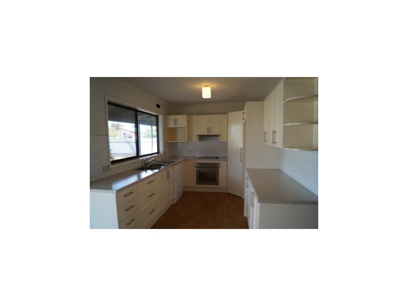 17 Anderson Street, Heyfield VIC 3858
