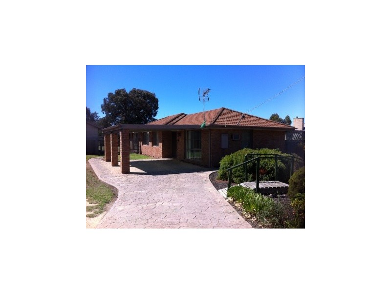 17 Maffra Road, Heyfield VIC 3858