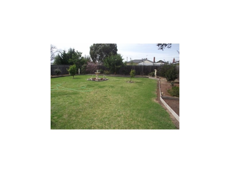 84 Powerscourt Street, Maffra VIC 3860