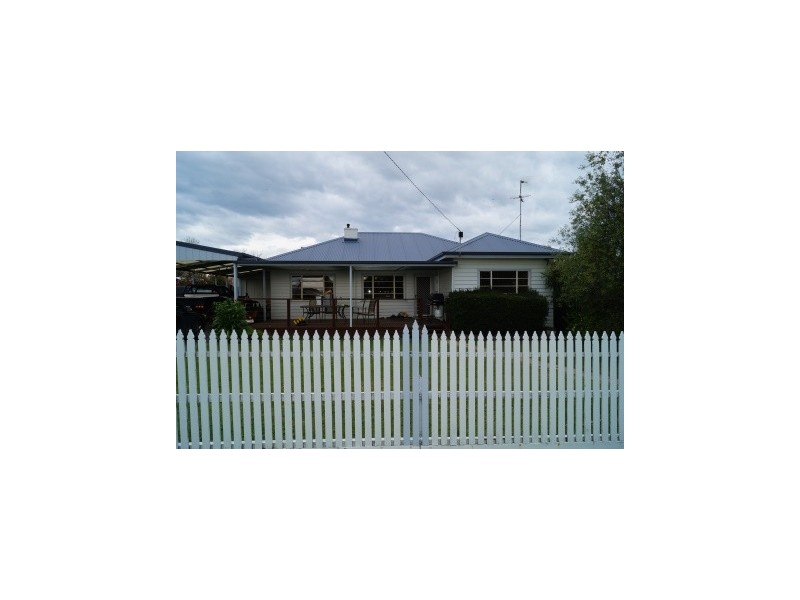 25 George Street, Maffra VIC 3860