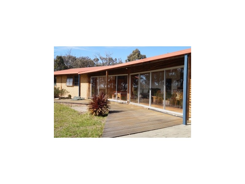 Turn 9 Locks Road, Boisdale VIC 3860