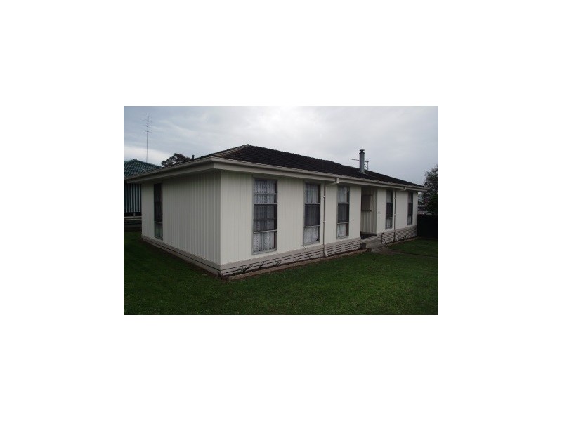 12 Munro Street, Maffra VIC 3860