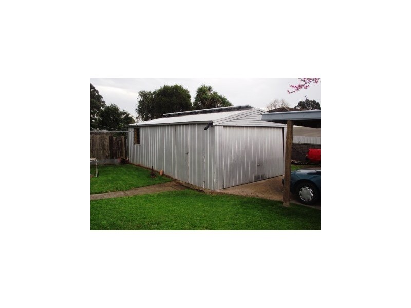 12 Munro Street, Maffra VIC 3860