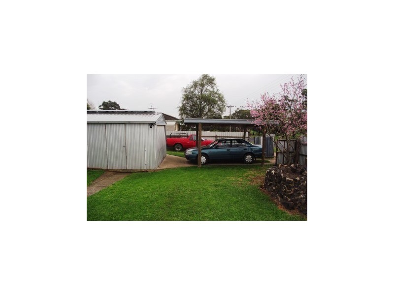12 Munro Street, Maffra VIC 3860