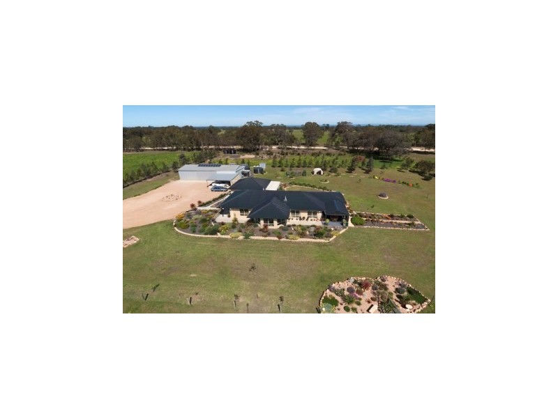 318 Hamiltons Road, Maffra VIC 3860