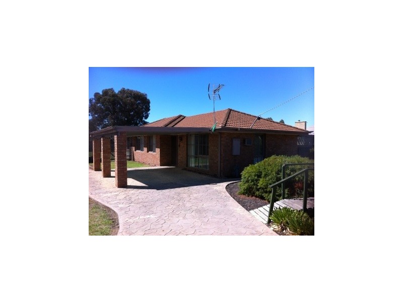 17 Maffra Road, Heyfield VIC 3858