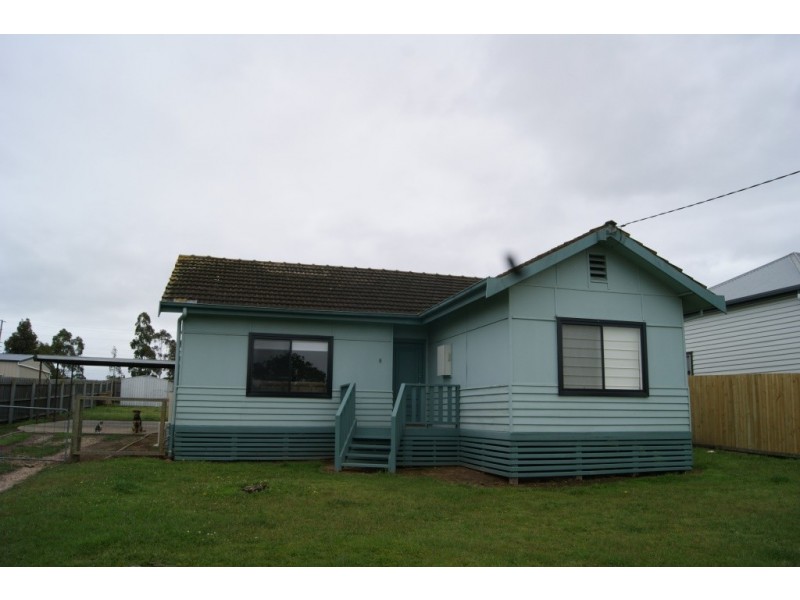 8 Merrydale Street, Maffra VIC 3860