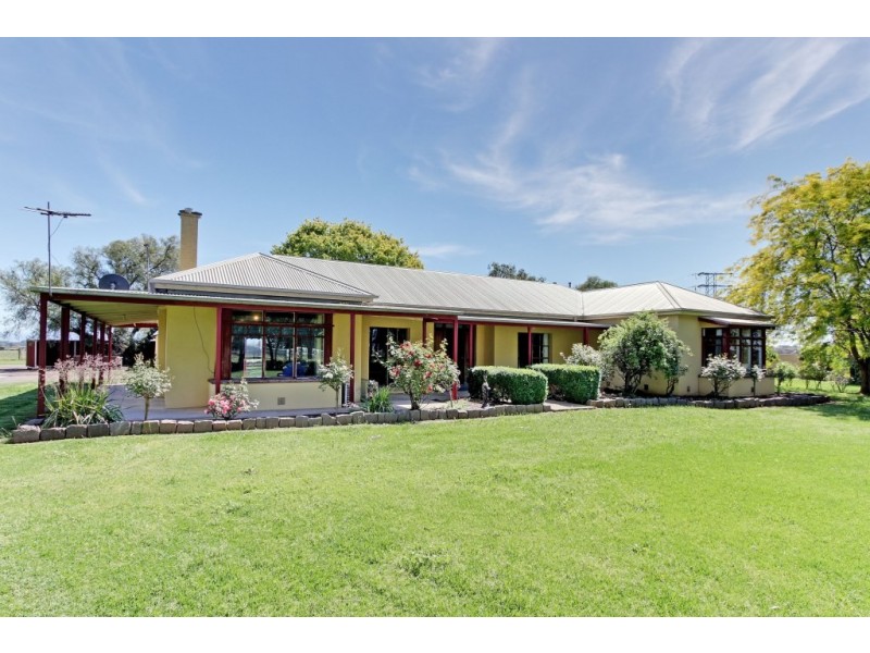 402 Vardys Road, Maffra VIC 3860