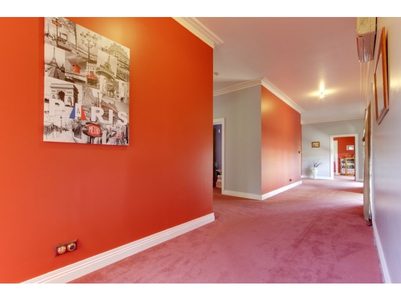 402 Vardys Road, Maffra VIC 3860