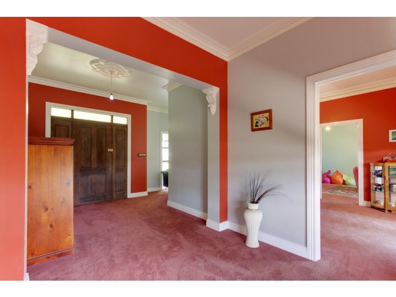 402 Vardys Road, Maffra VIC 3860