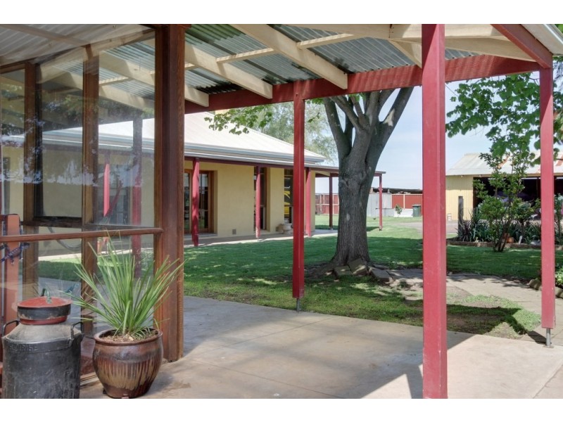 402 Vardys Road, Maffra VIC 3860