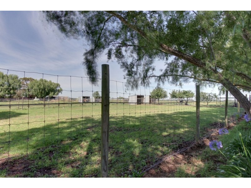 402 Vardys Road, Maffra VIC 3860