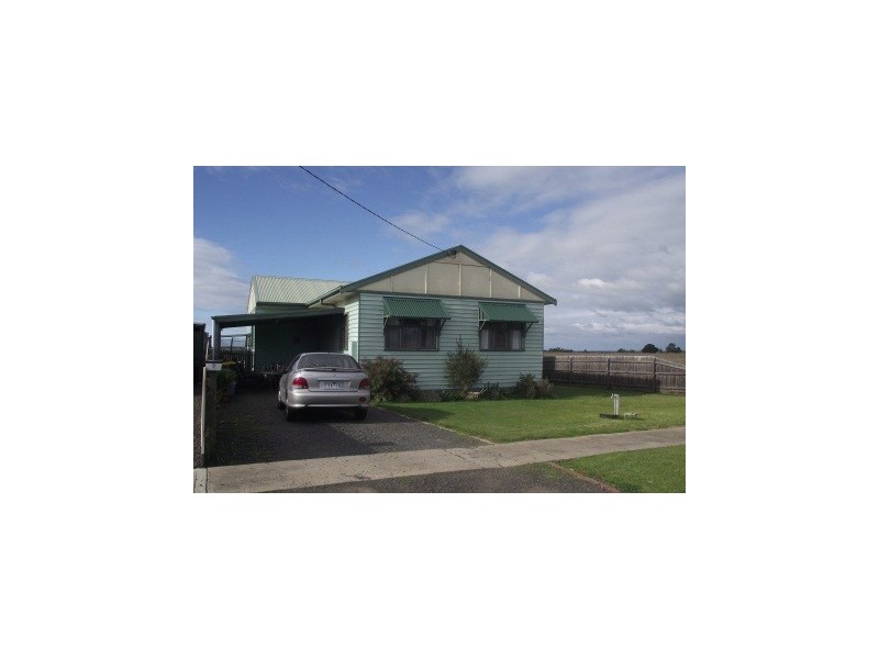 2 Landy Street, Maffra VIC 3860