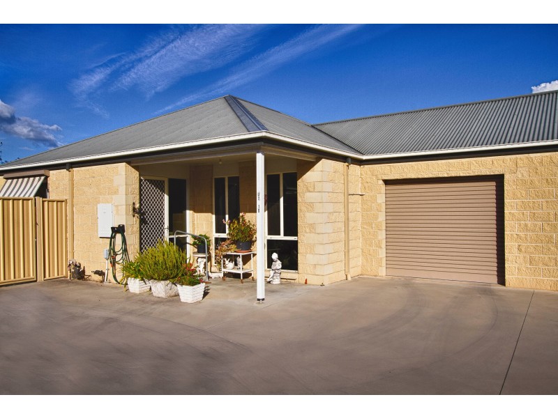 2/1D Duke Street, Maffra VIC 3860