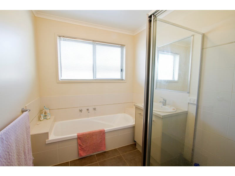 2/1D Duke Street, Maffra VIC 3860