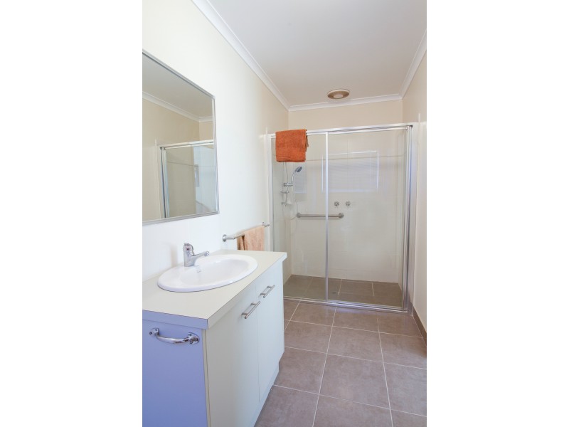 2/1D Duke Street, Maffra VIC 3860