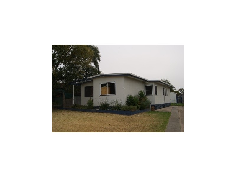 25 Landy Street, Maffra VIC 3860